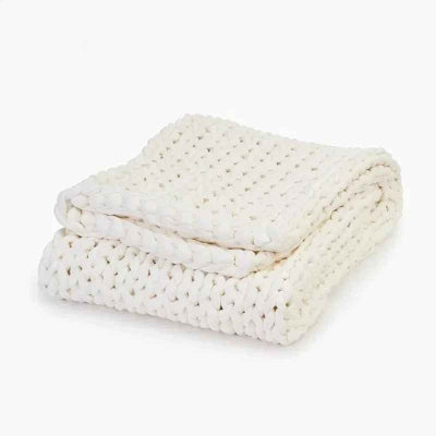 couverture lestee blanche pliee