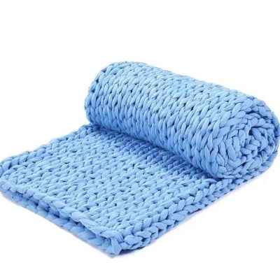 couverture lestee roulee bleu pale