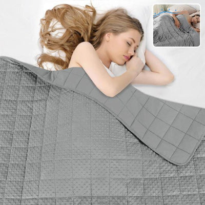 femme endormie avec couverture lestee